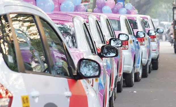 She Taxis She Taxis